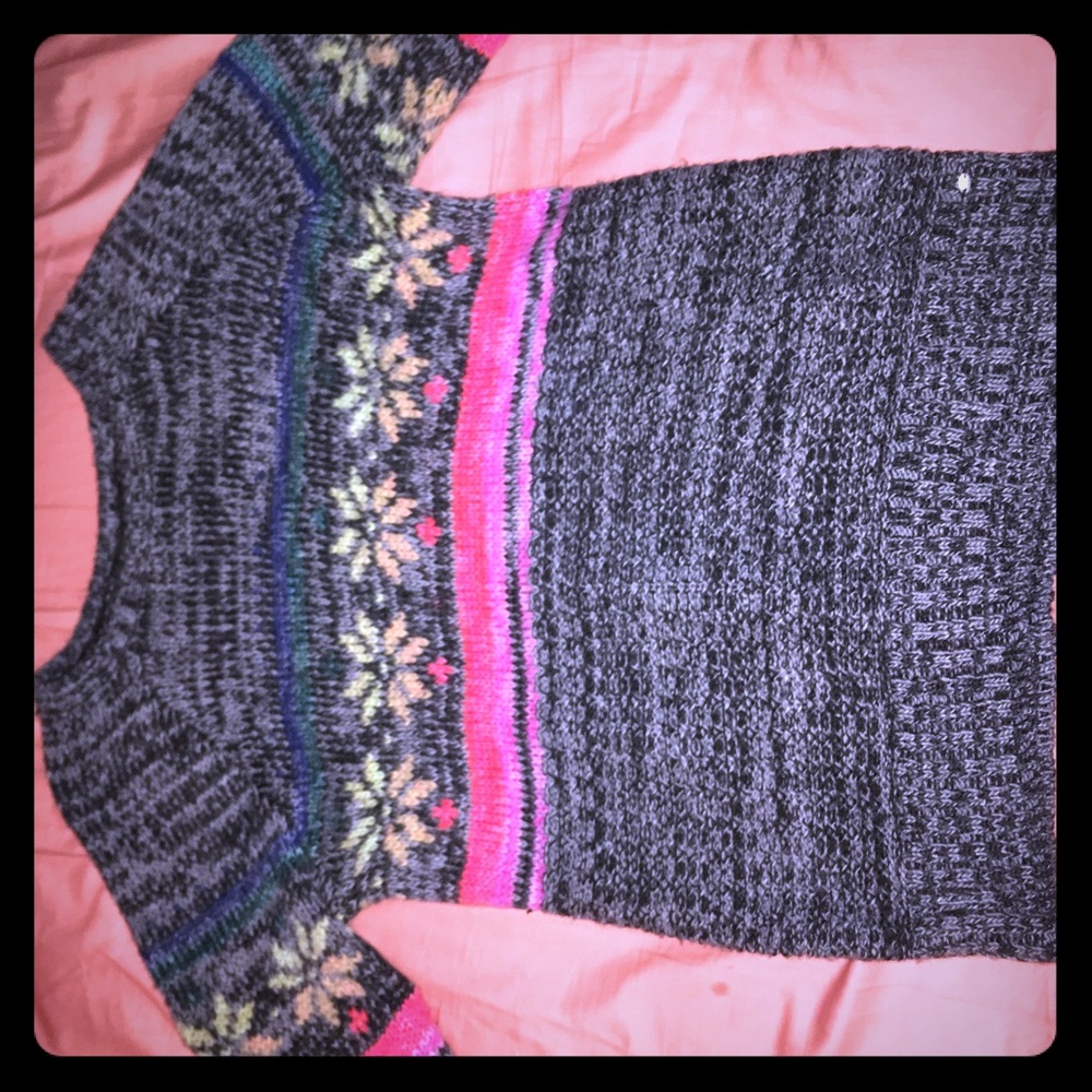 American eagle holiday sweater