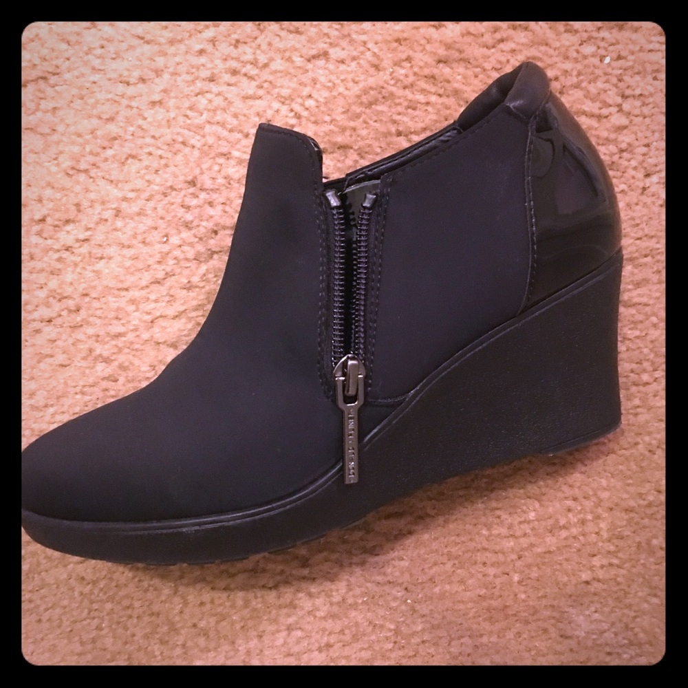Donald J Pliner winter boots