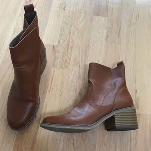 Mossimo size 10 boots