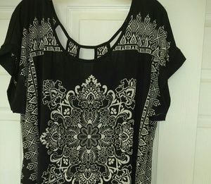 NWOT Bandana Pattern Blk and White Top