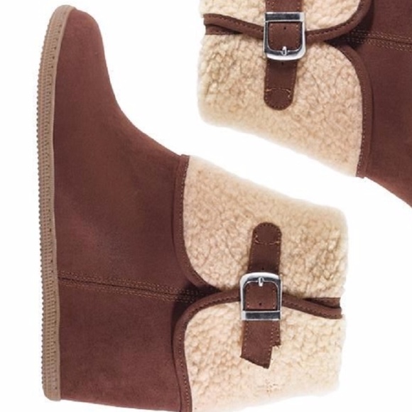 Women's Hidden Wedge Ankle Bootie -Brown and Ivory - Picture 2 of 6