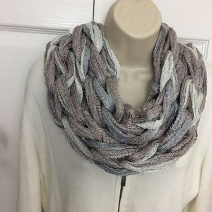 Buy1give1 ✋🏼Handmade Frosted Scarf