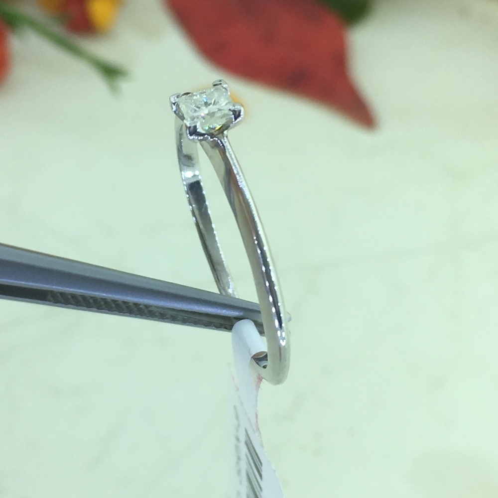 0.21CT princess cut diamond solitaire promise ring