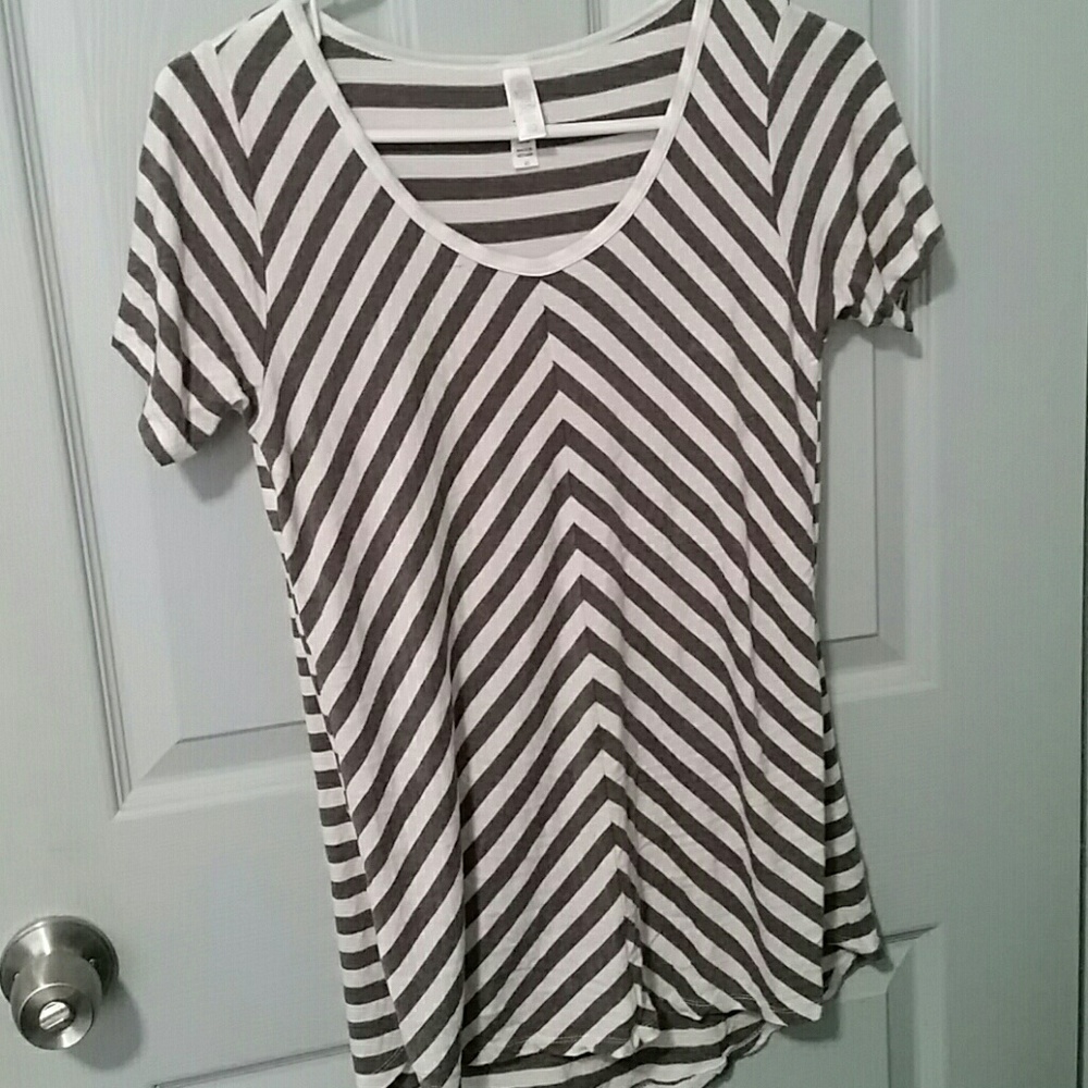 Lularoe classic t (xs)