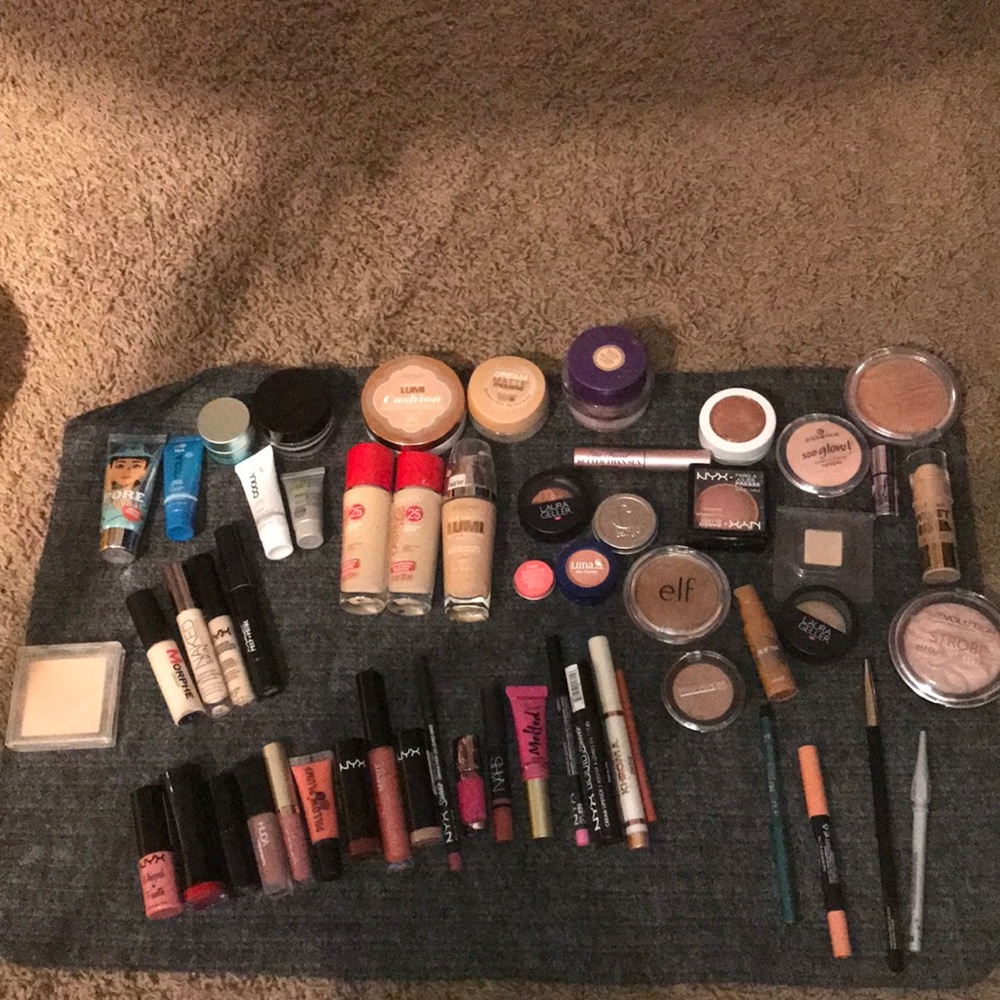 Buncha Makeup Bundled