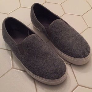 GAP slip on grey fleece shoes
