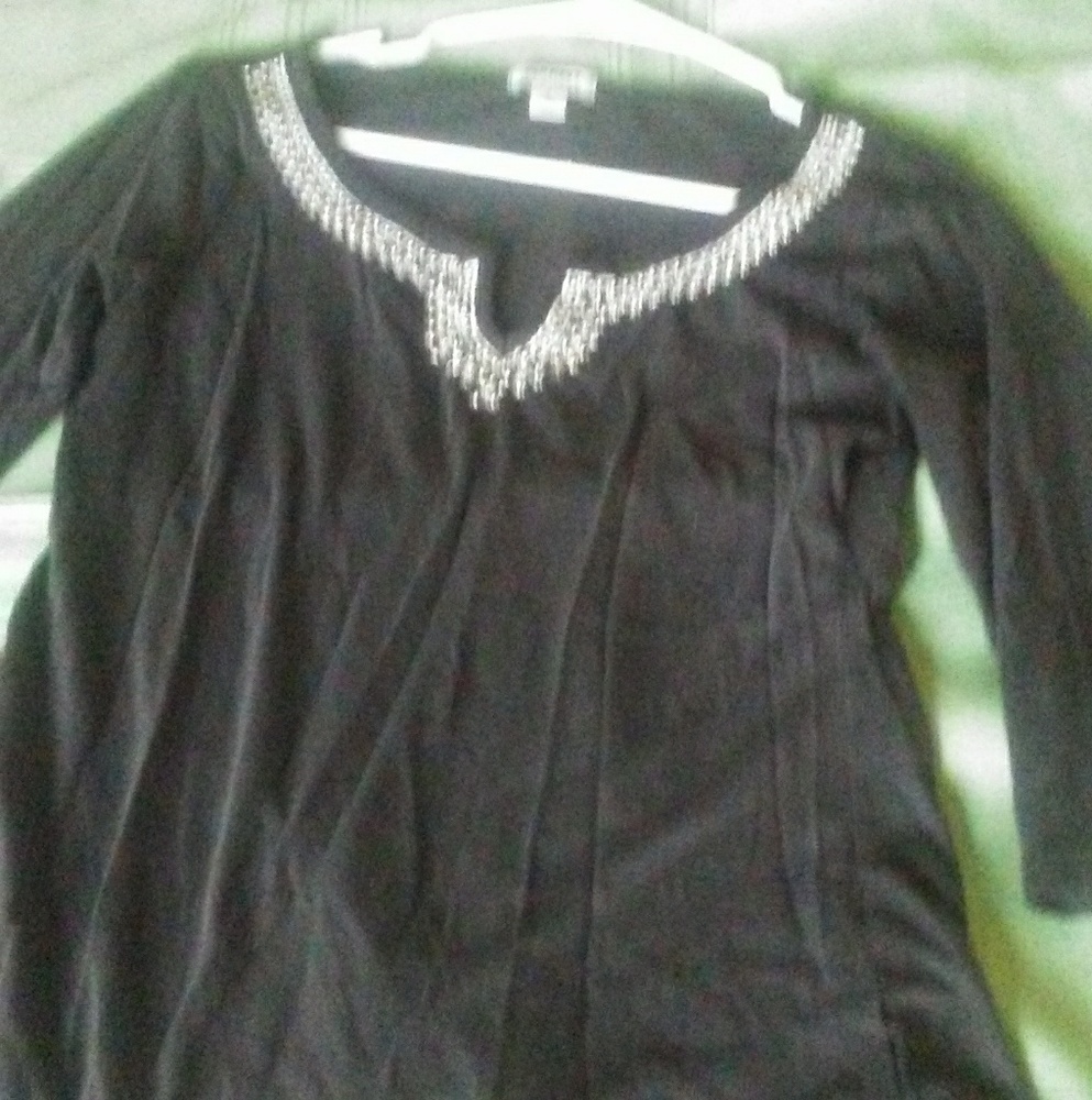 Black and white long sleeve shirt