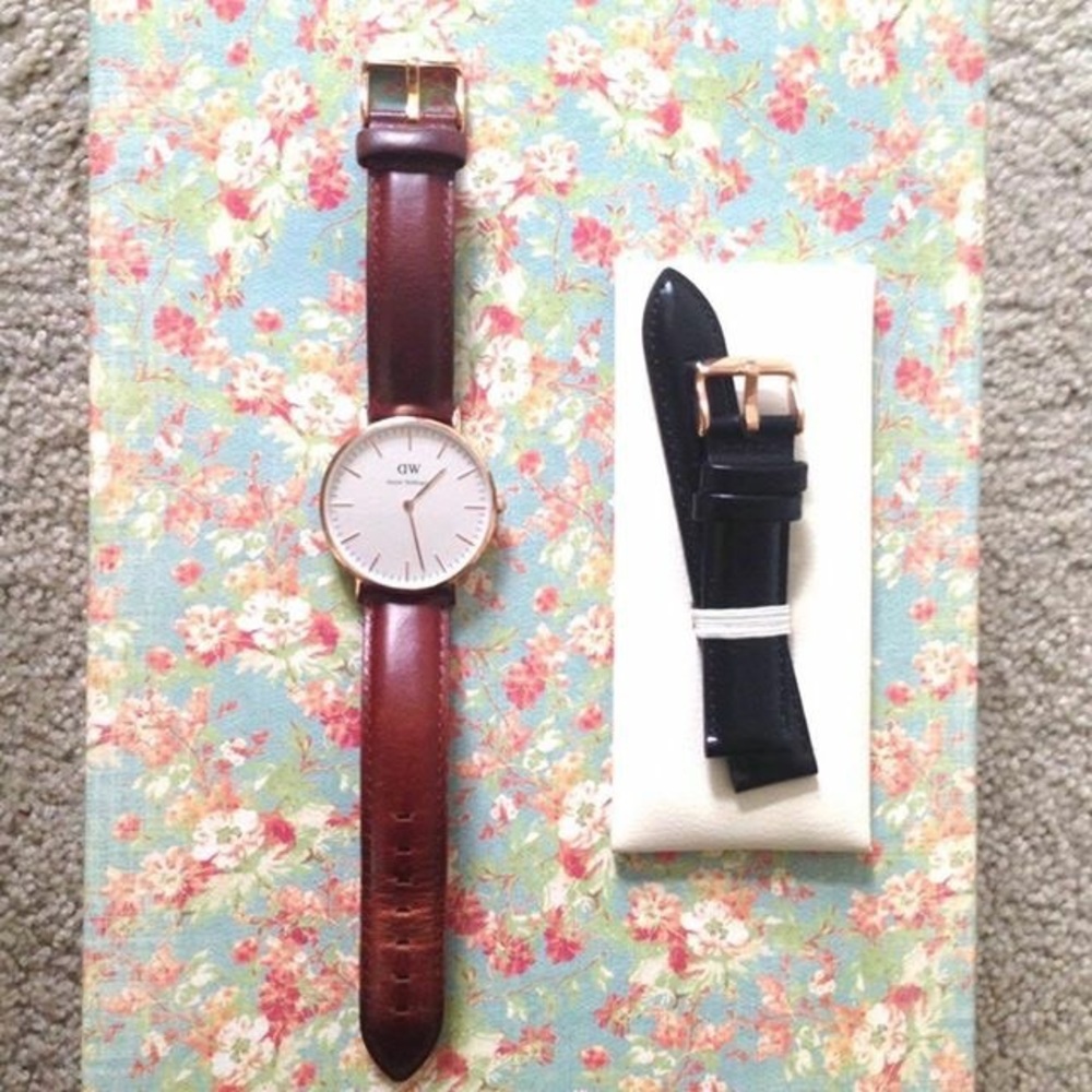 Daniel Wellington Leather Watch & Extra Strap