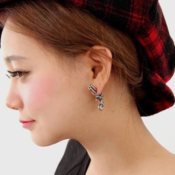 Kiss💋Kiss💋Bang💥Bang💥Revolver Earings - Picture 2 of 5