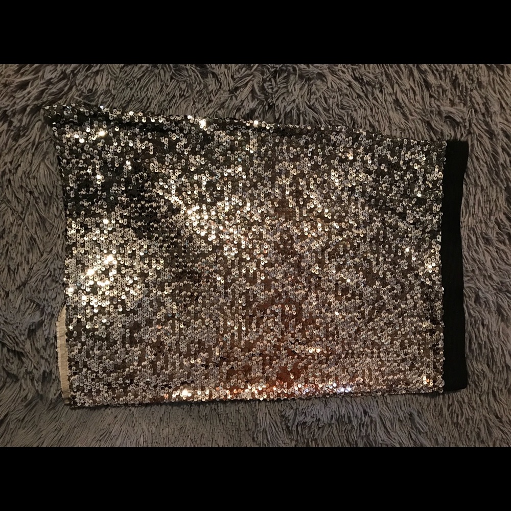 Sequence skirt.stretchy.Very flattering.