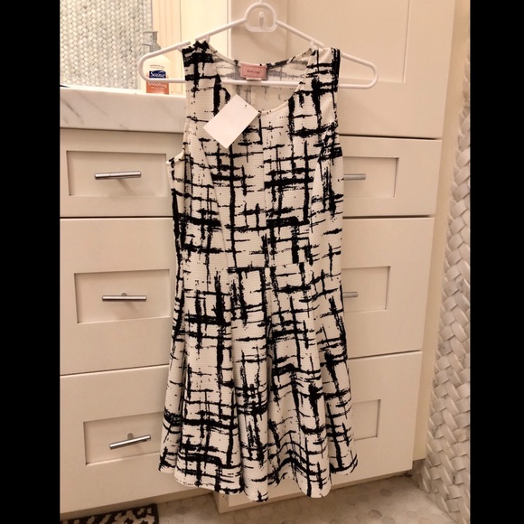 Black & White Mini Dress - Picture 2 of 4