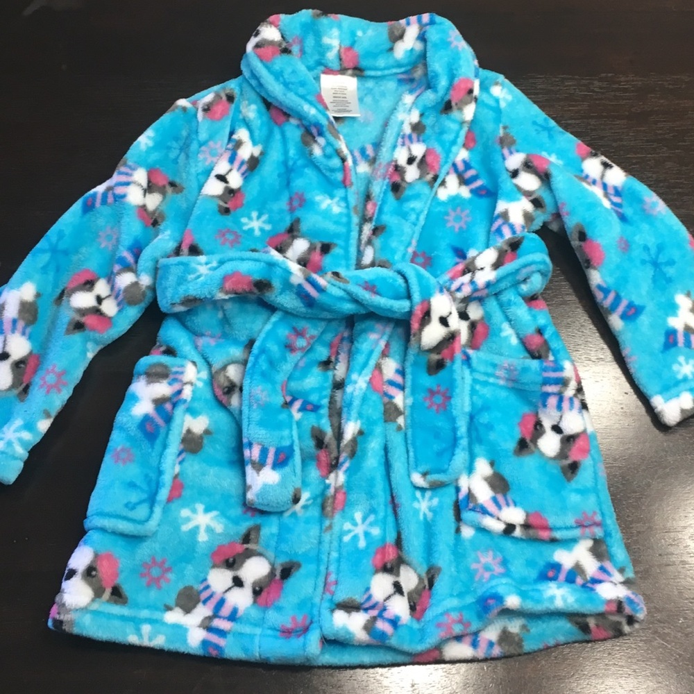 LAST CHANCE! EUC Super soft robe