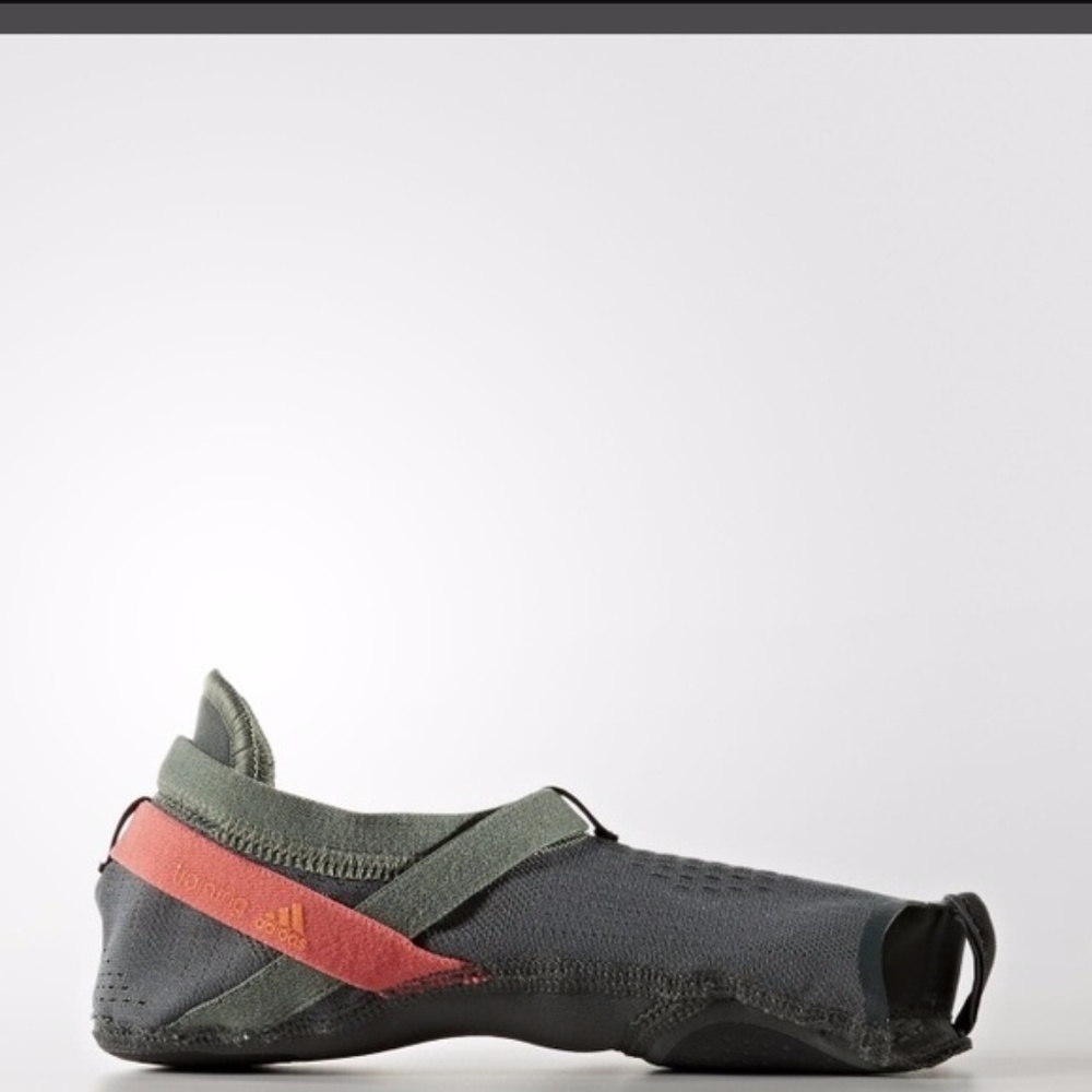 Adidas CrazyMoveStudio Yoga shoes - 8.5