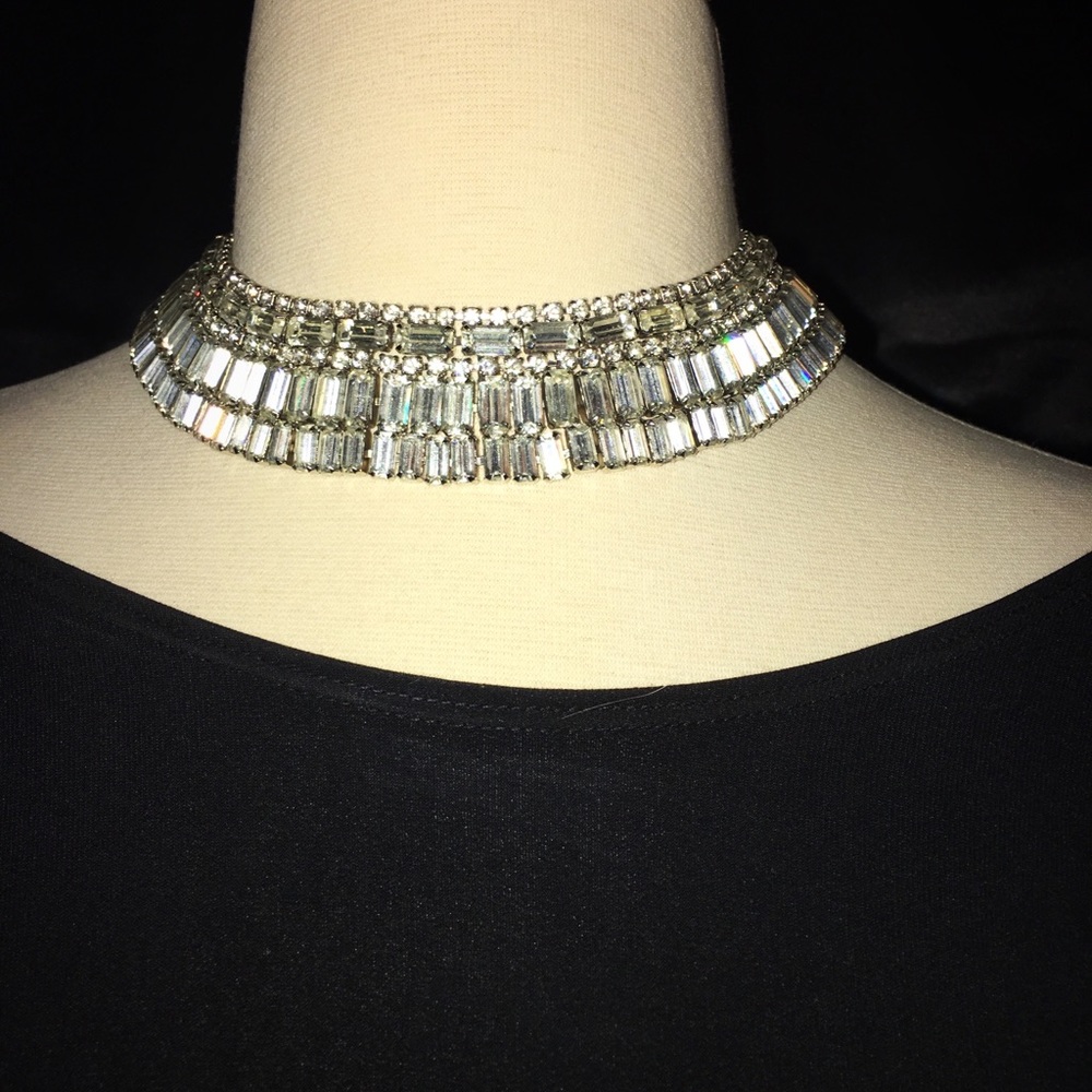 GORGEOUS WEIGHTED RHINESTONE COLLAR