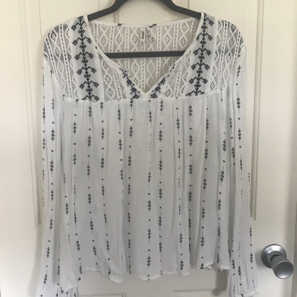 Adorable Black and White Top