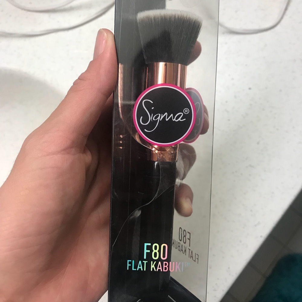 BRAND NEW Sigma F80 Brush and used IT blending