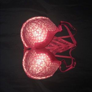 VICTORIA’S SECRET Red Push-Up Bra ❤️
