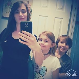 Meet your Posher, Niki