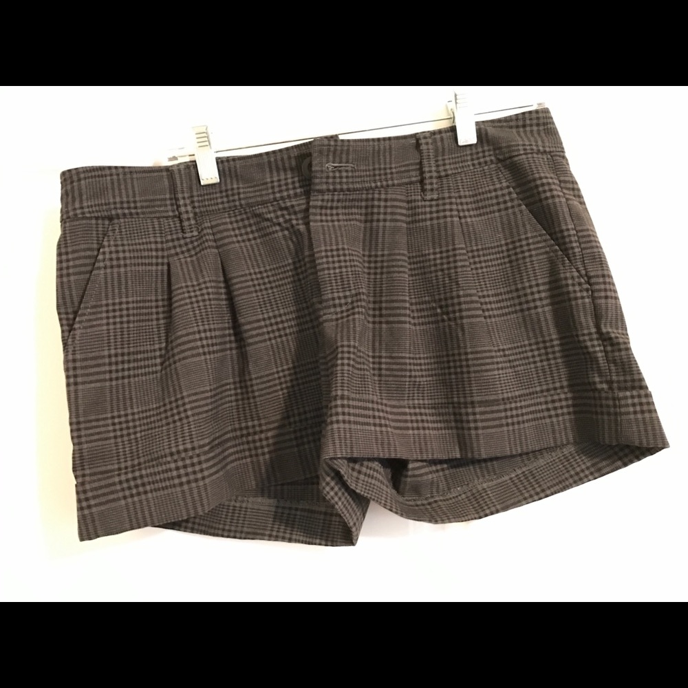 Nordstrom Frenchi Size9 Plaid Cuffed + Pockets.