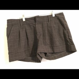 Nordstrom Frenchi Size9 Plaid Cuffed + Pockets.