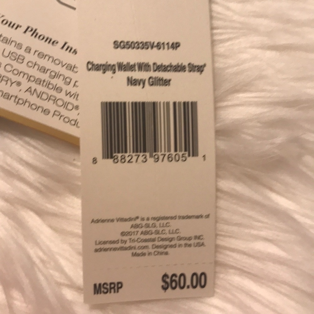 Adrienne Vittadini Charging Wallet - Picture 5 of 7