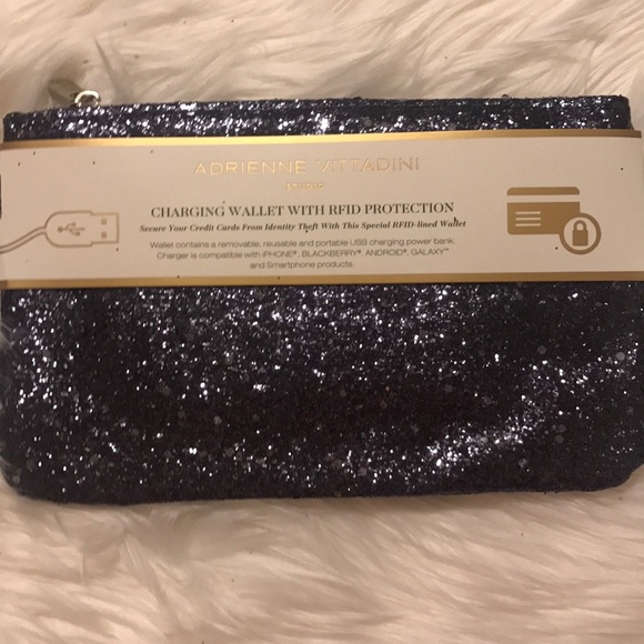 Adrienne Vittadini Charging Wallet - Picture 2 of 7