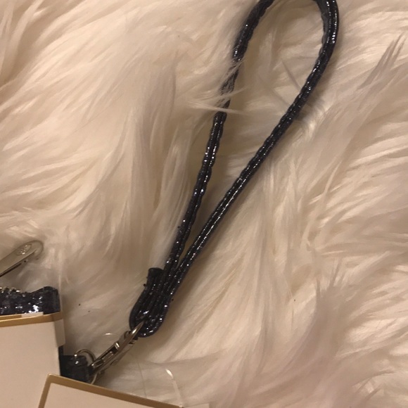 Adrienne Vittadini Charging Wallet - Picture 6 of 7