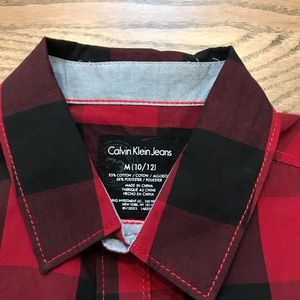 Calvin Klein Shirts & Tops - Calvin Klein size 10-12 boys button up shirt Calvin Klein Shirts & Tops - Calvin Klein size 10-12 boys button up shirt