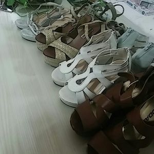 4 pairs of Size 6 womens wedges
