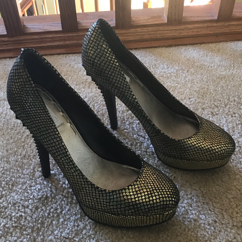 Rachel Rachel Roy Gold Platform Heels 👠