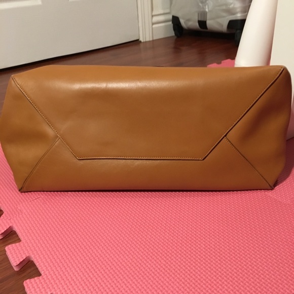 Vince Signature V Tote - Picture 2 of 7