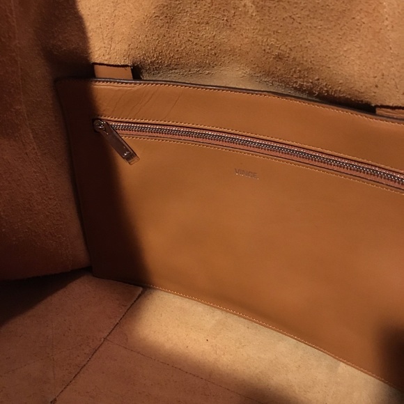 Vince Signature V Tote - Picture 4 of 7