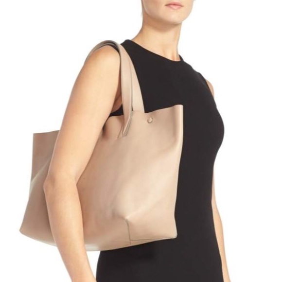 Vince Signature V Tote - Picture 7 of 7