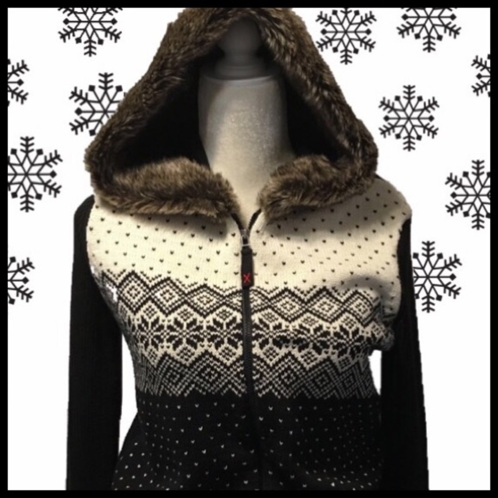 Tommy Hilfiger zip up hooded sweater. EUC.