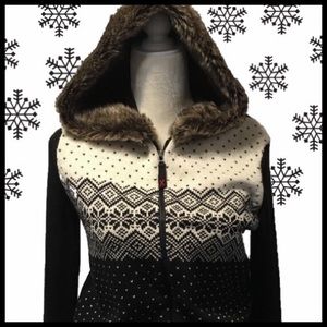 Tommy Hilfiger zip up hooded sweater. EUC.