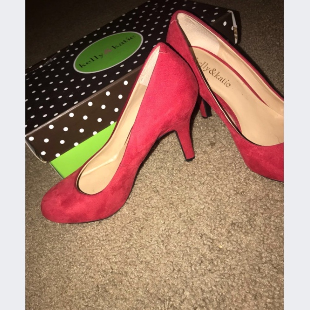 SALE‼️Red Suede Heel Size 10