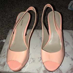 Open-toe pink heels