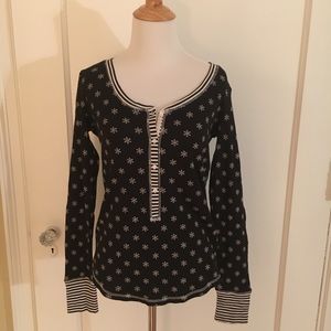 Victoria’s Secret Snowflake Sleep Top