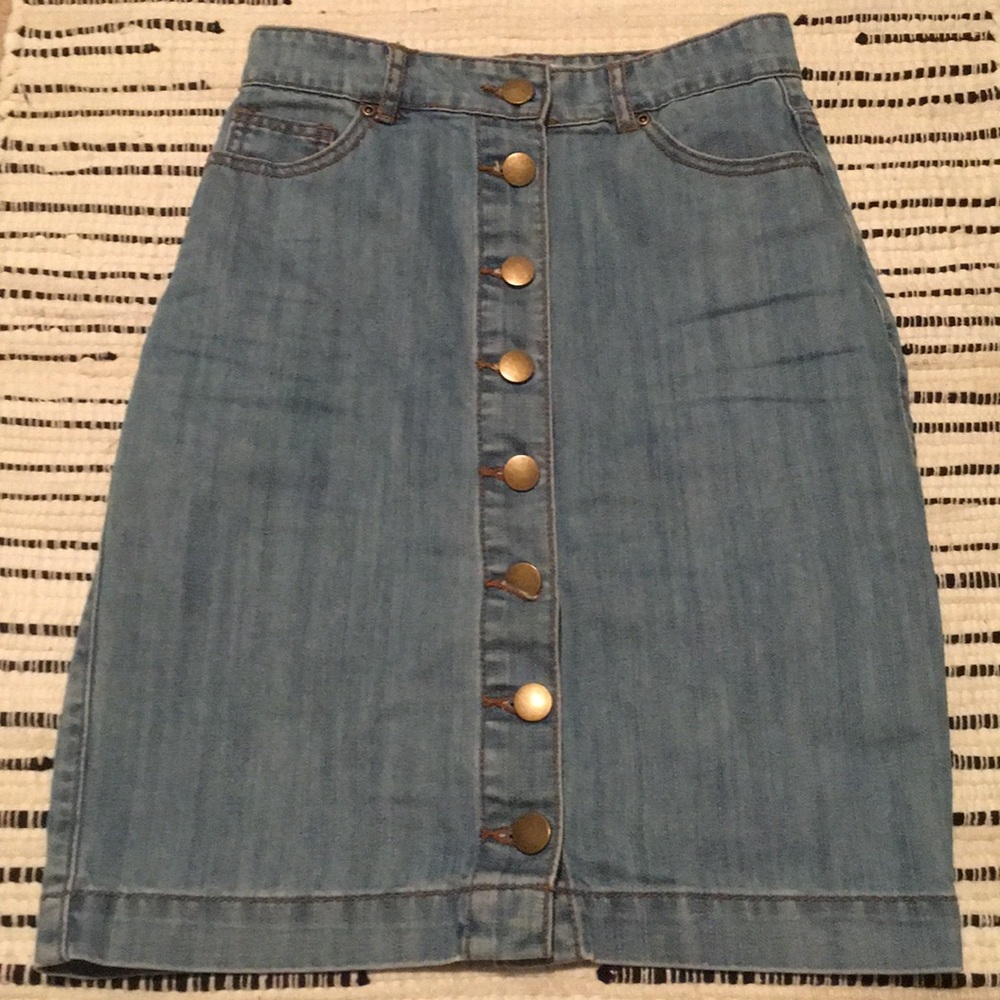 Forever 21 • NEW • jean pencil skirt