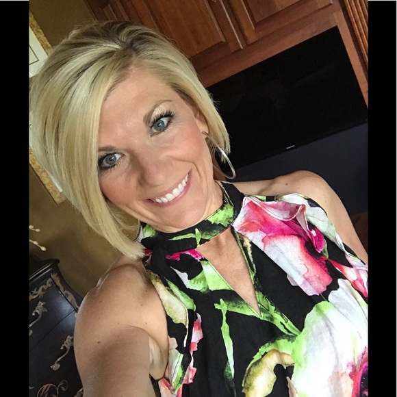 Meet your Posher, Jill - Picture 2 of 2