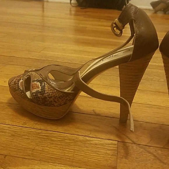 Sandals - Picture 3 of 8