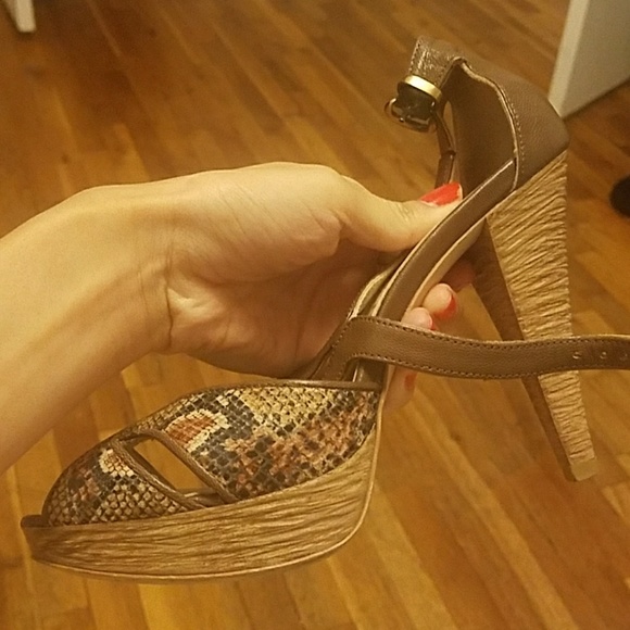 Sandals - Picture 6 of 8