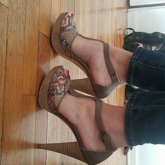 Sandals - Picture 7 of 8