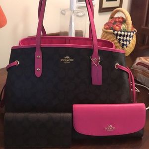 Authentic coach purse wallet and checkbook cover.