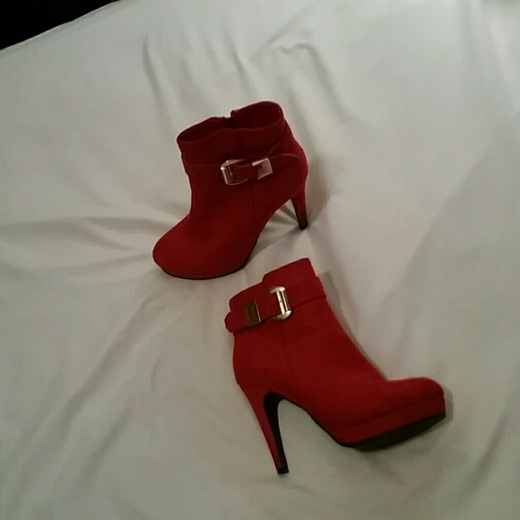 2 Lips Too Shoes - Bootie heels worn once