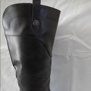 Black size 9 boots