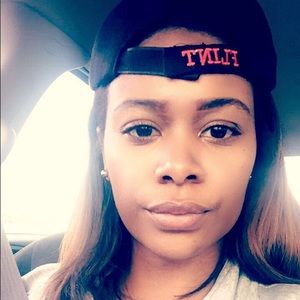 Meet your Posher, Courtney