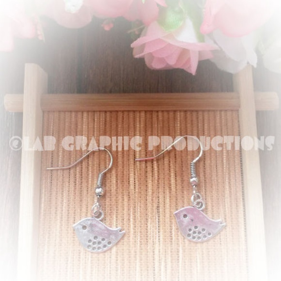 Frozen Princess Elsa Anna Earrings - Clip Ons - Picture 2 of 5