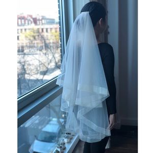 Light champagne / cream structured tulle veil