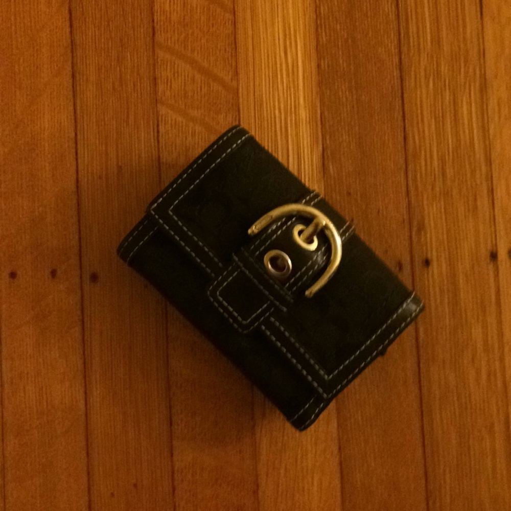Women’s coach trifold wallet